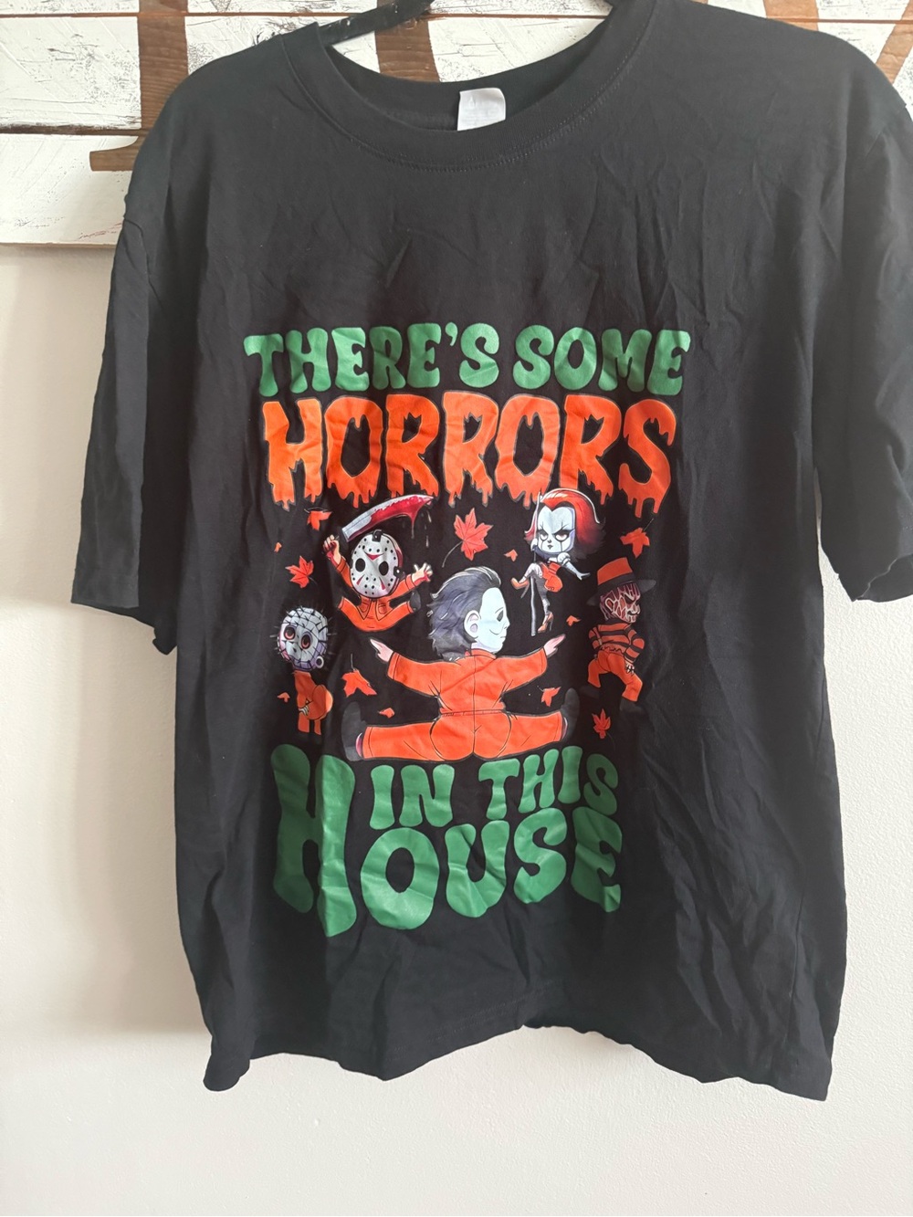 Unisex Black 'There's Some Horrors In This House' Graphic Halloween Tee